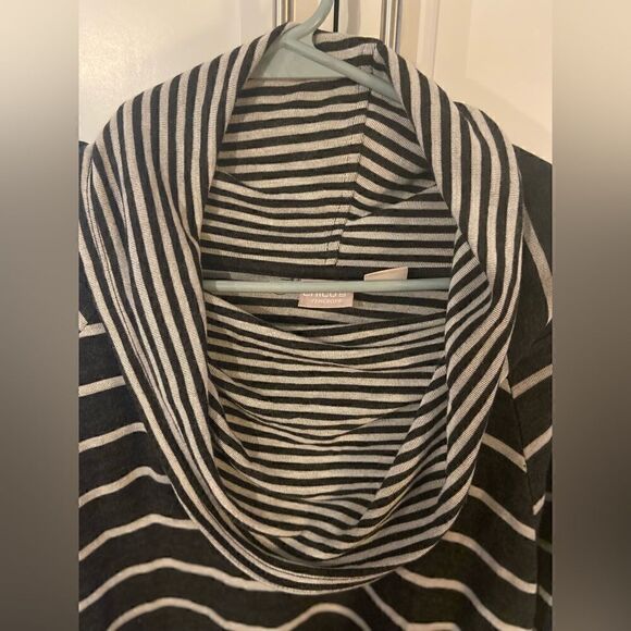 Chicos Zenergy size 3 Cowl Neck Black Gray Striped Tunic Pullover Viscose Blend - Picture 4 of 8